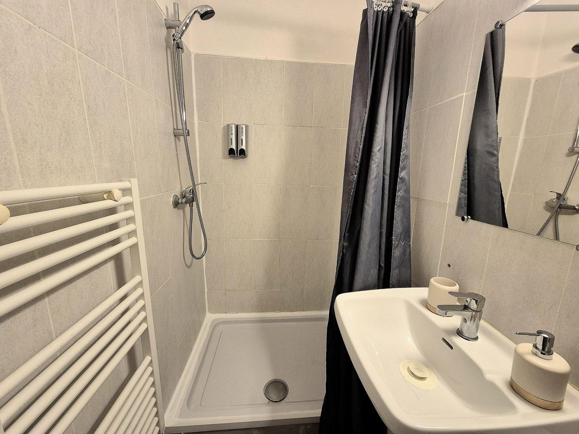 Le Cocon-T2-Proche Du Centre-Wifi Apartamento Lourdes Exterior foto